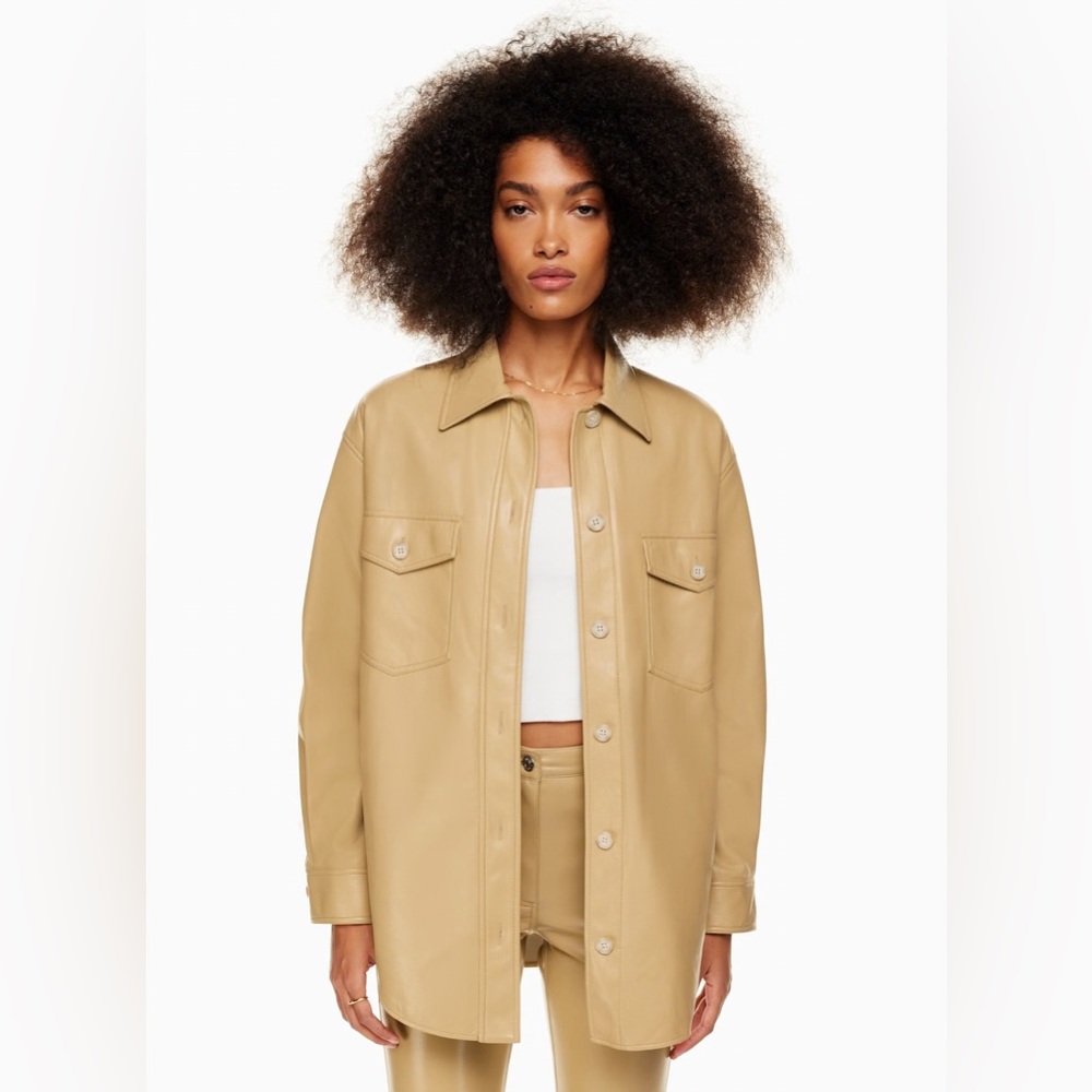 Aritzia Wilfred Ganna Shirt‎ Jacket Sandy Beige Size Small Faux Leather Shacket